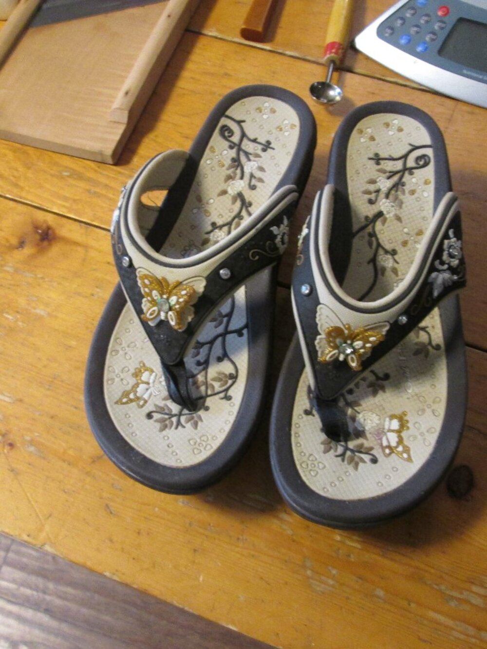 Gold Pigeon brown tan butterfly bead glam flip flop sandals wedge 37 6.5